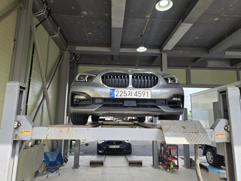 BMW 1-SERIES F40 2023
