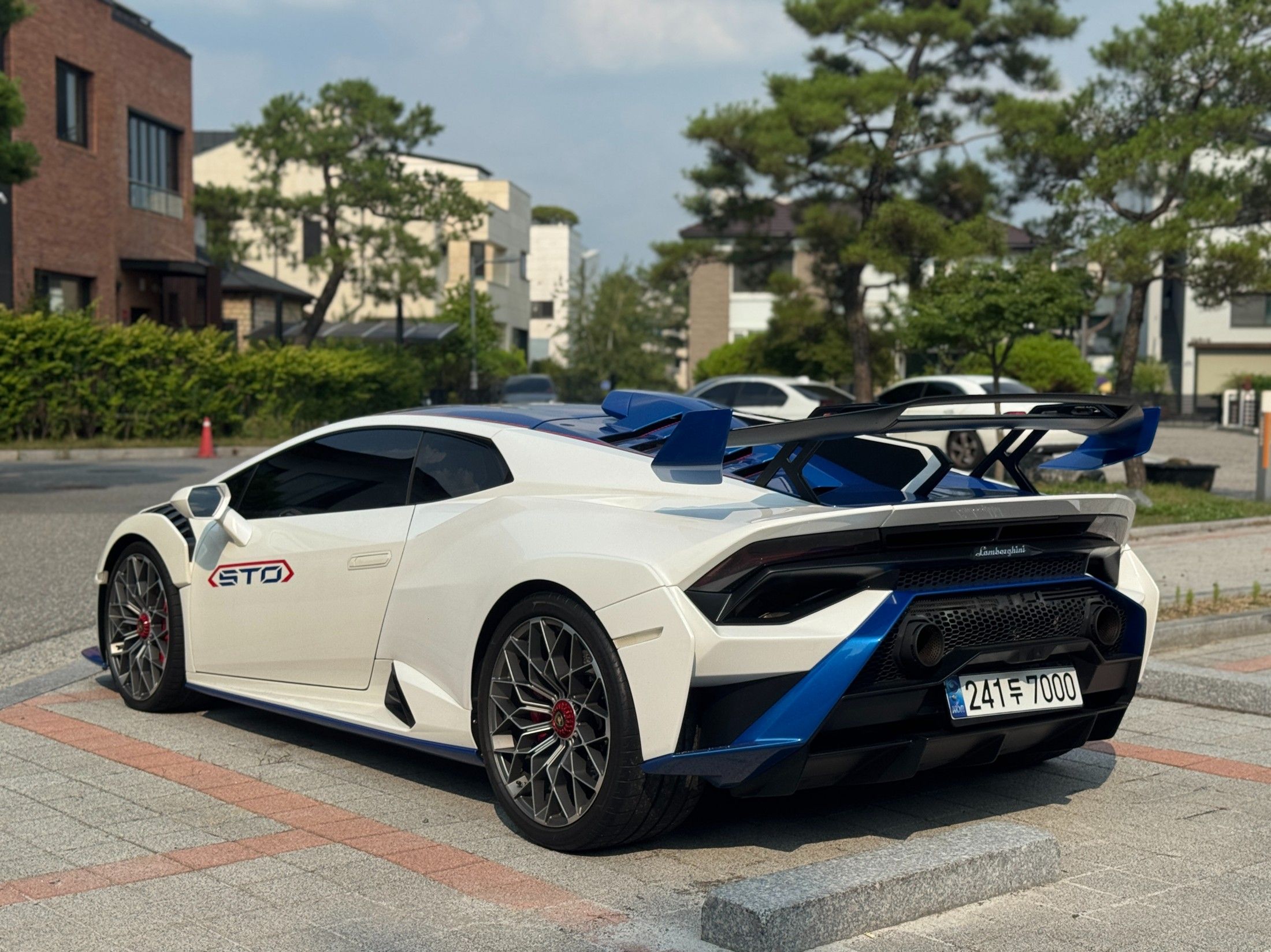 LAMBORGHINI HURACAN 2022