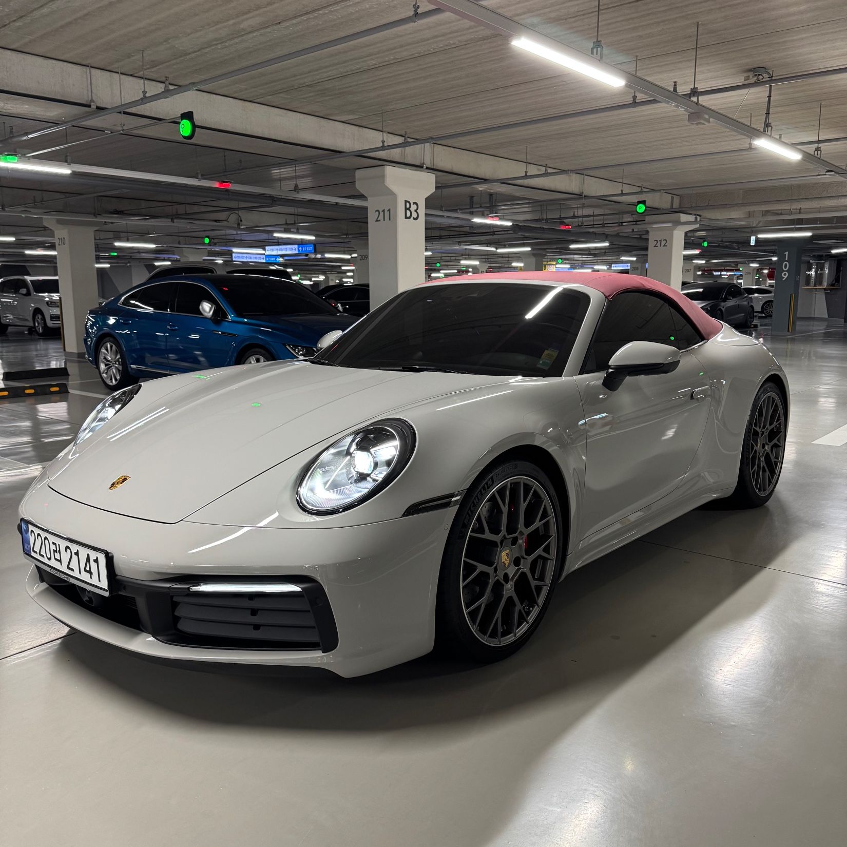PORSCHE 911 992