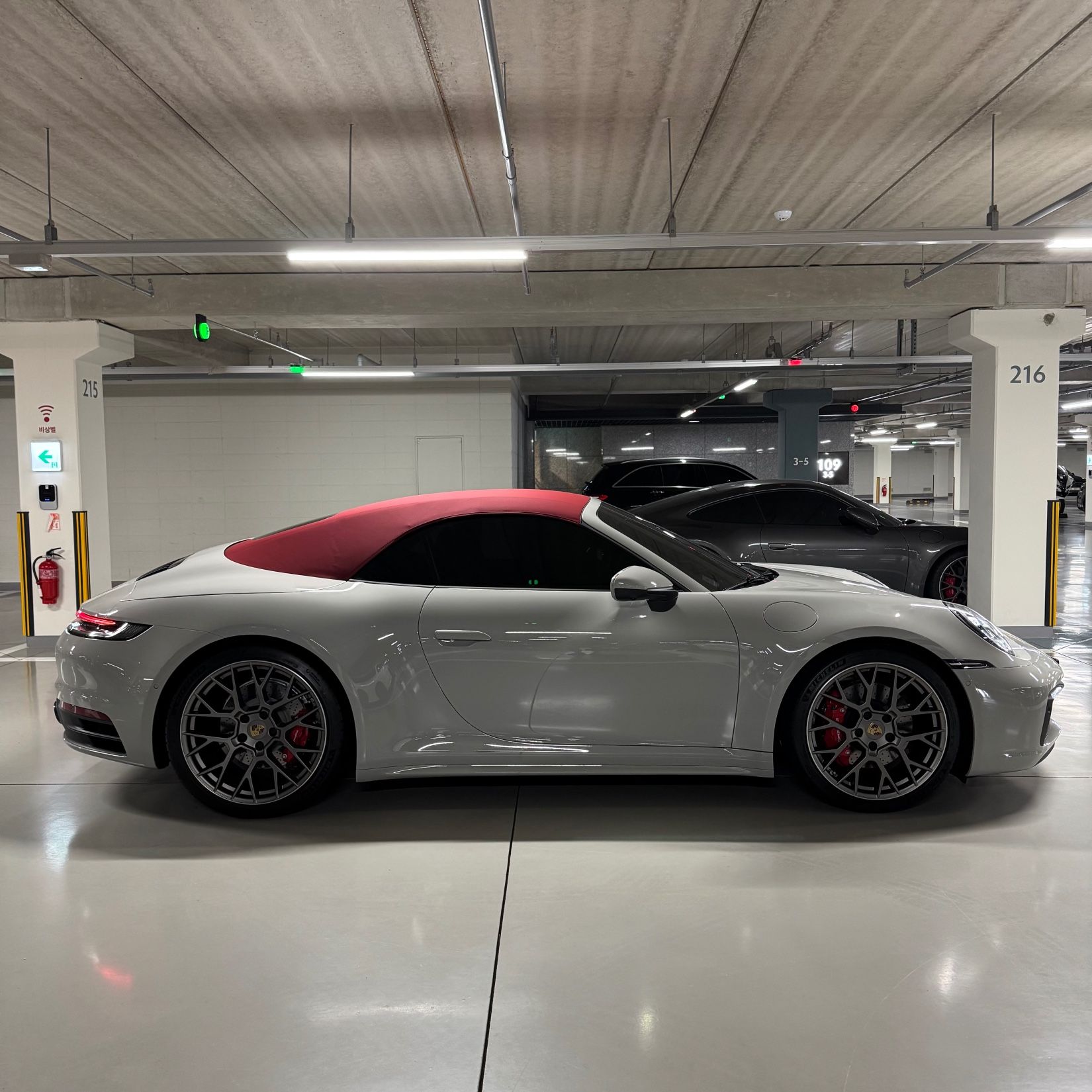 PORSCHE 911 992