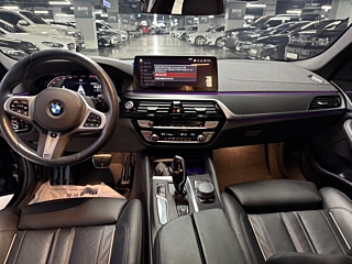 BMW 5-SERIES G30  520i M Sport 2022