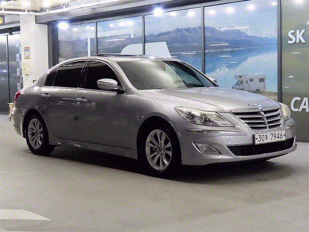HYUNDAI GENESIS 2012