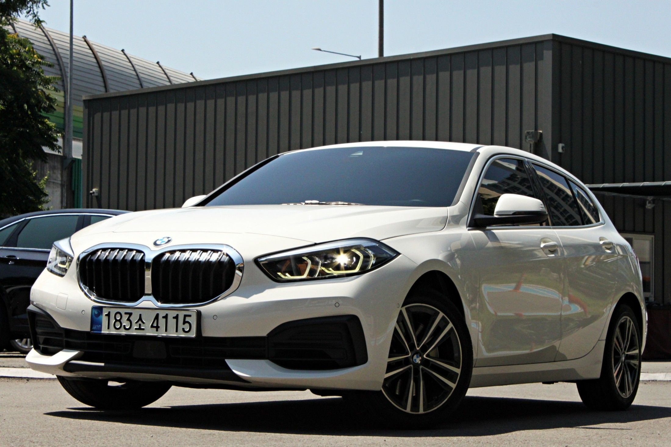 BMW 1-SERIES F40 2022