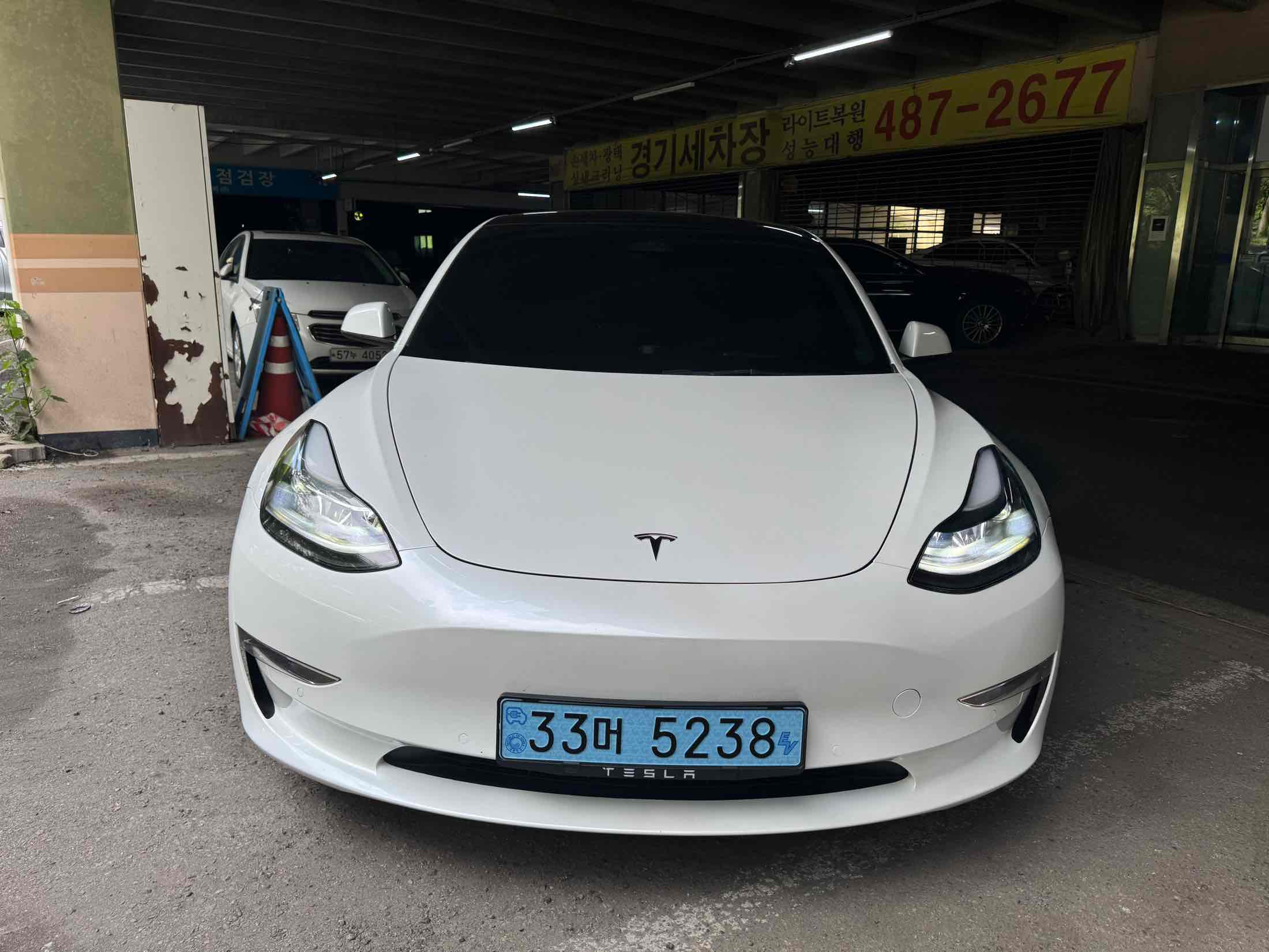 TESLA MODEL 3