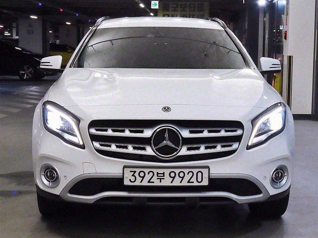 MERCEDES BENZ GLA-CLASS X156 2019