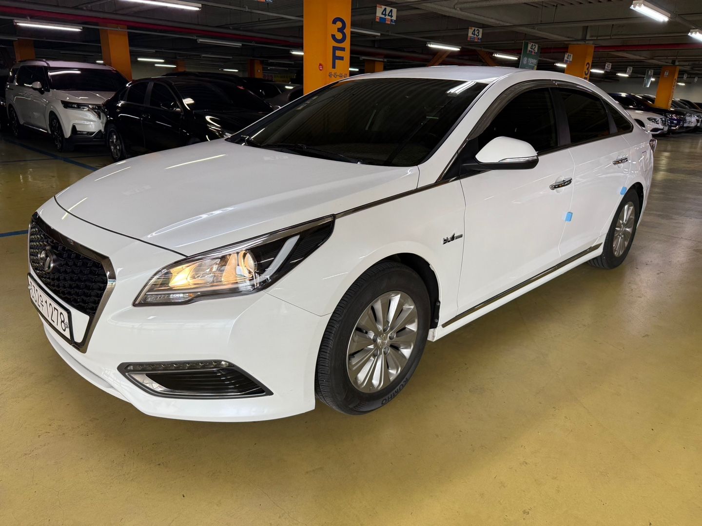 HYUNDAI LF SONATA HYBRID 2016