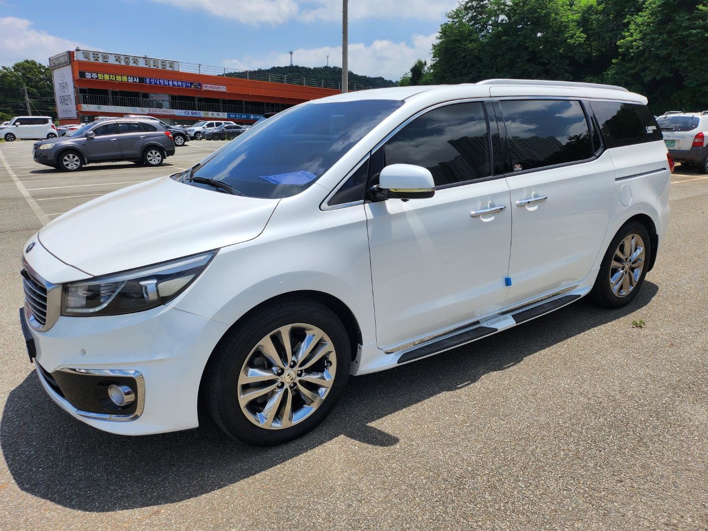 KIA CARNIVAL