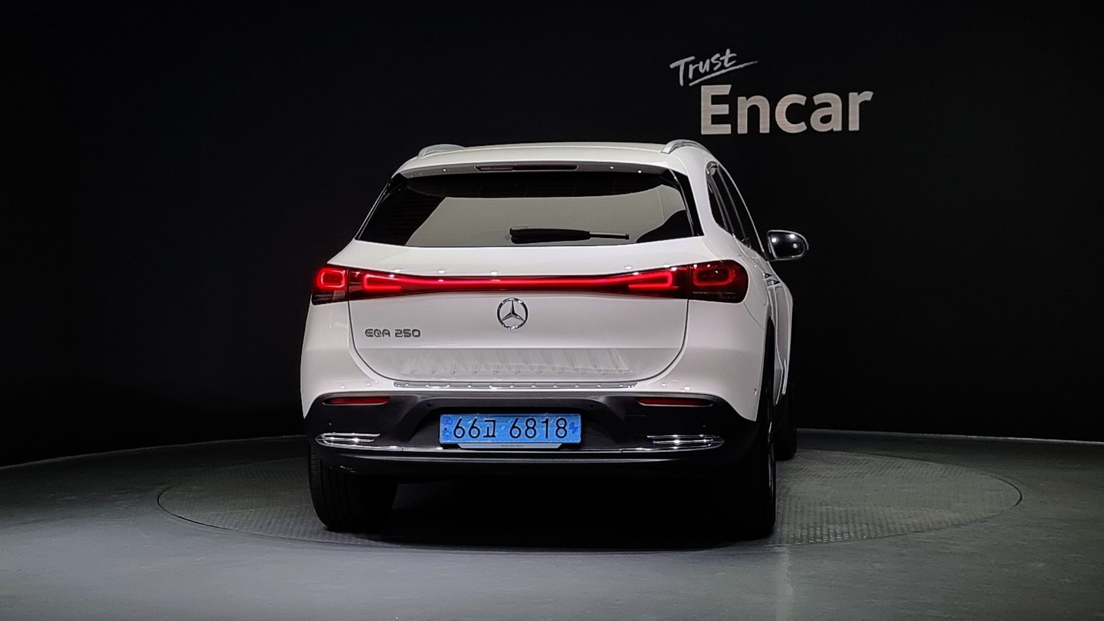MERCEDES BENZ EQA H243