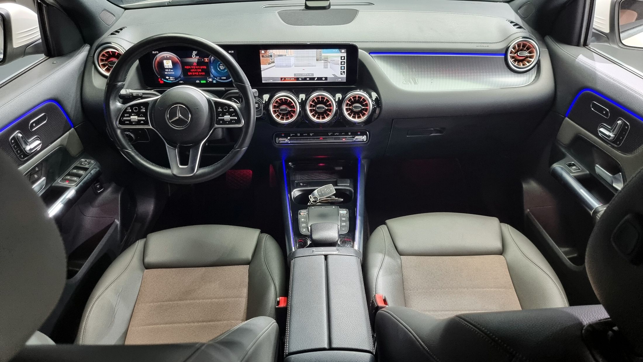 MERCEDES BENZ EQA H243