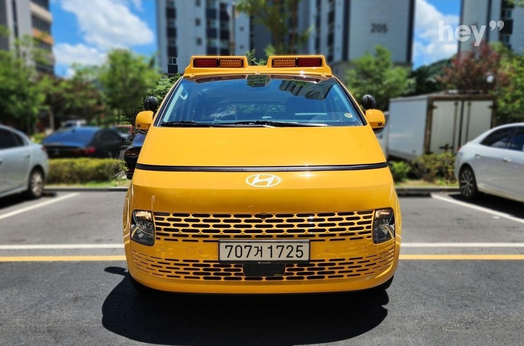 HYUNDAI STARIA 2024