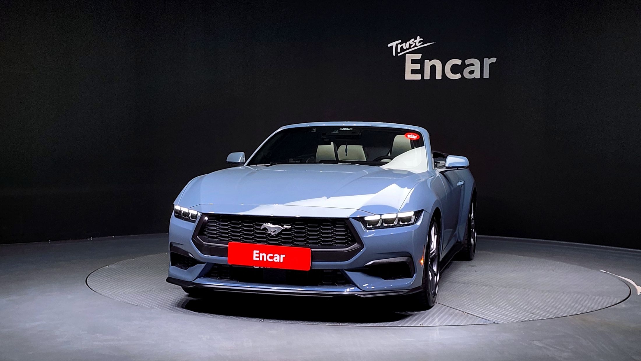 FORD MUSTANG