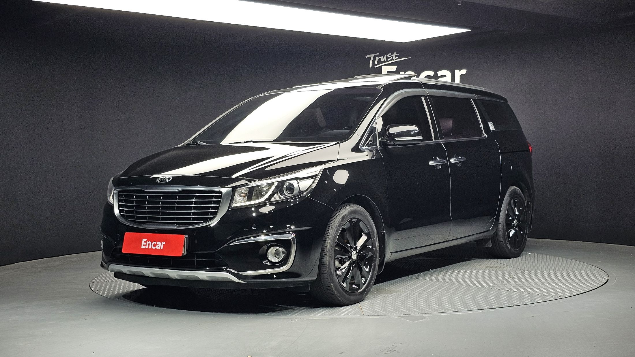 KIA CARNIVAL 2015