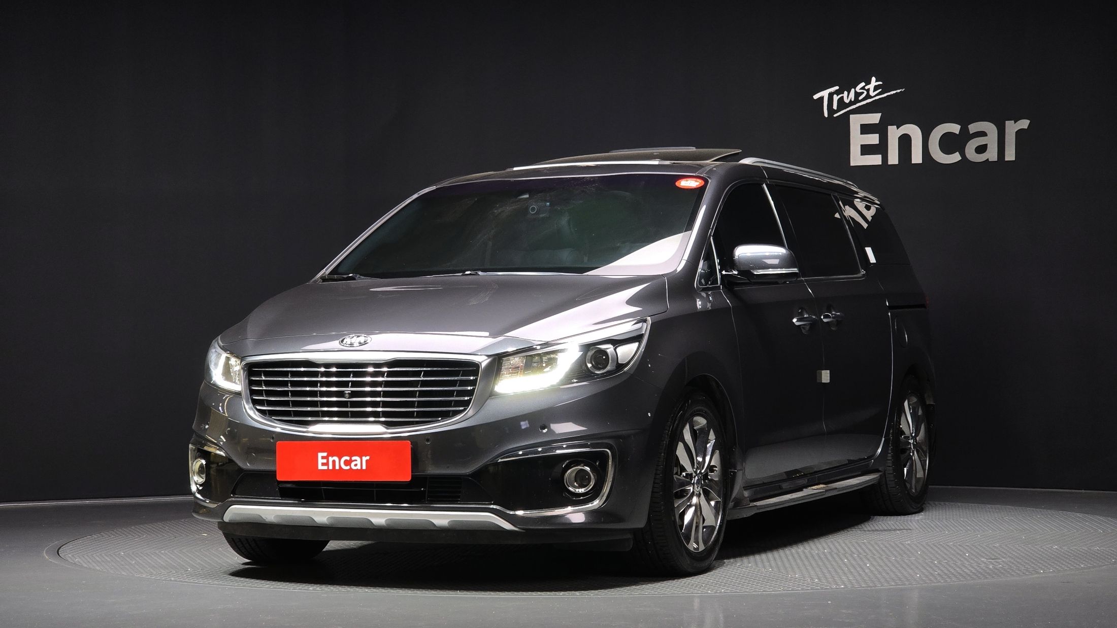 KIA CARNIVAL 2017