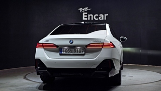 BMW 5-SERIES G60 2023