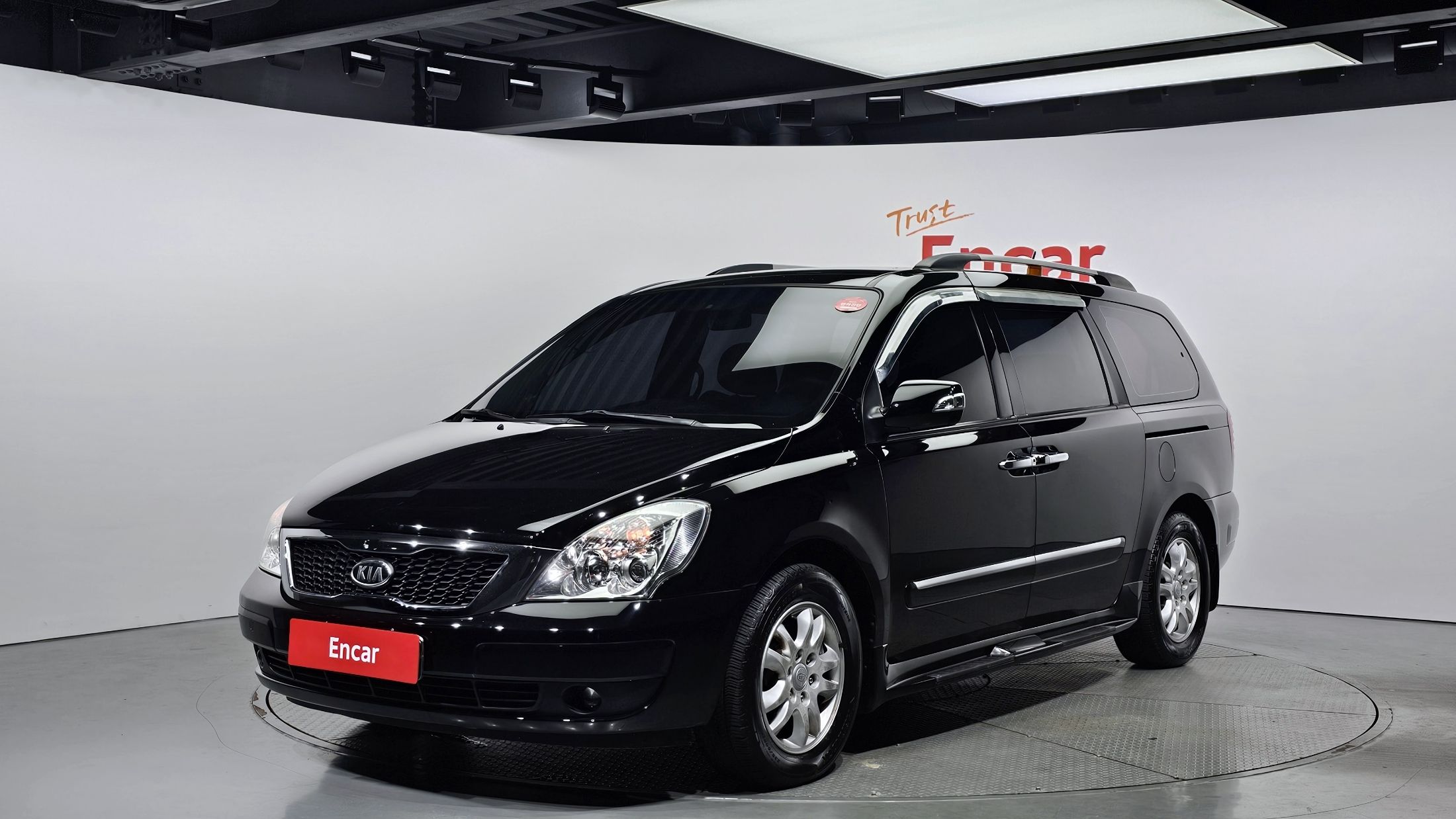 KIA CARNIVAL R 2011