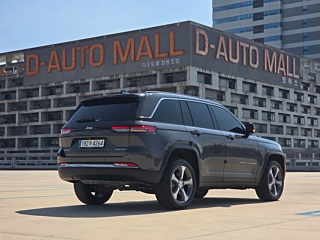 JEEP GRAND CHEROKEE WL 2023