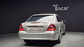 MERCEDES BENZ E-CLASS W211  E240 Avantgarde 2003