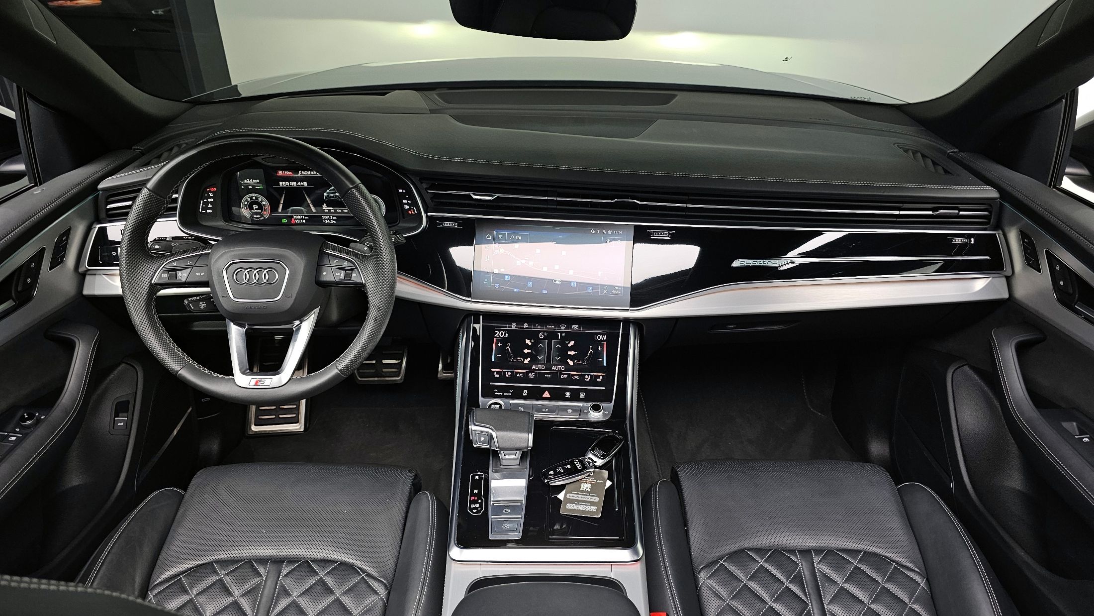 AUDI Q8 4M 2023