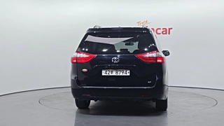 TOYOTA SIENNA 2016