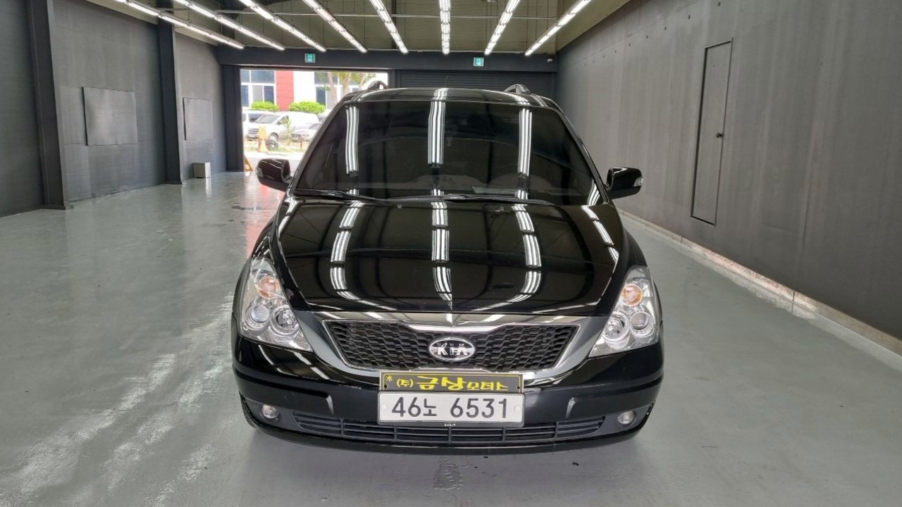 KIA CARNIVAL R 2010