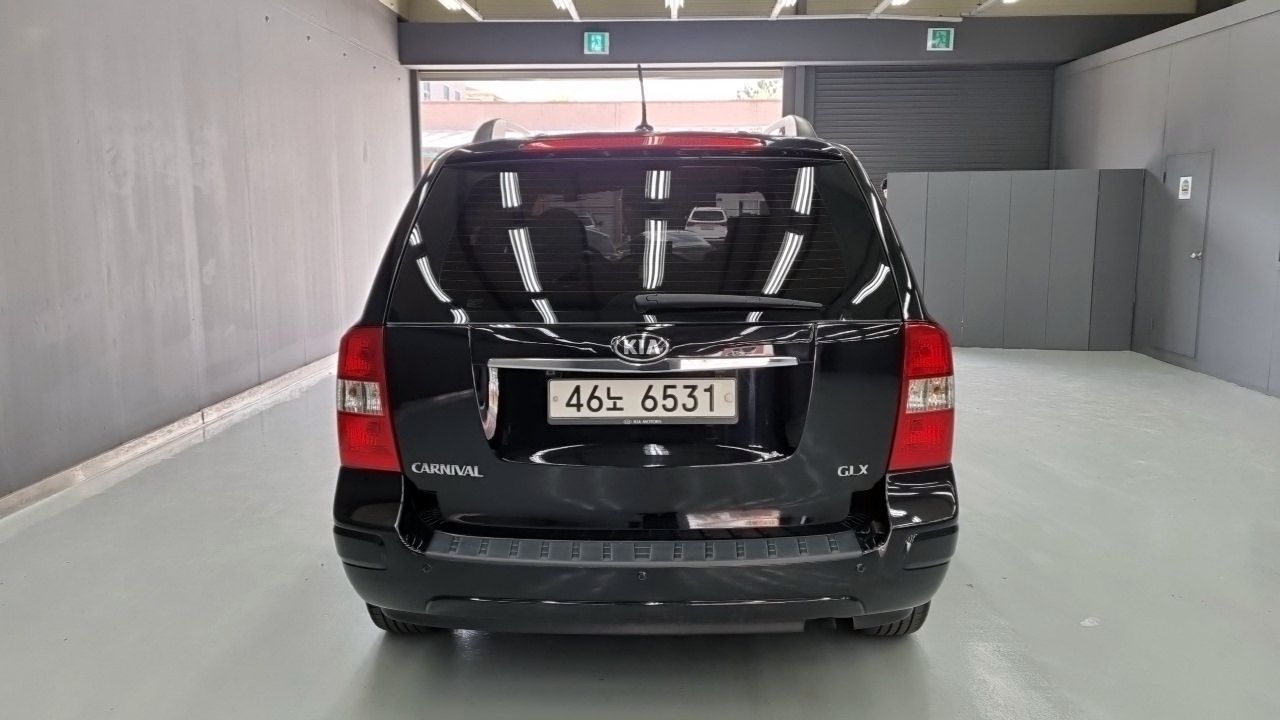 KIA CARNIVAL R 2010
