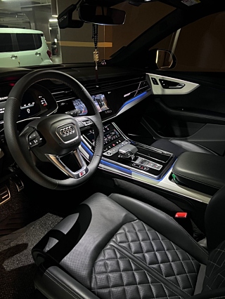 AUDI Q8 4M  55 TFSI Quattro Premium 2024