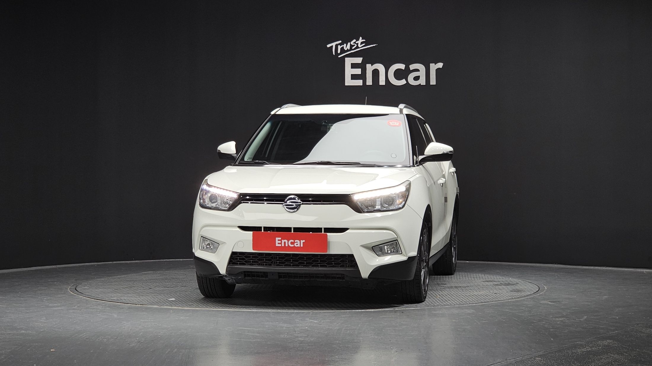 SSANGYONG TIVOLI 2015