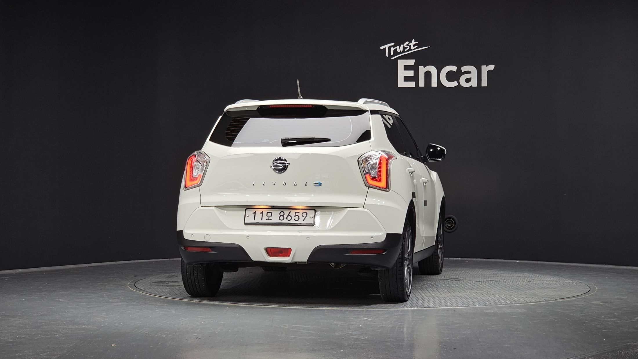 SSANGYONG TIVOLI 2015