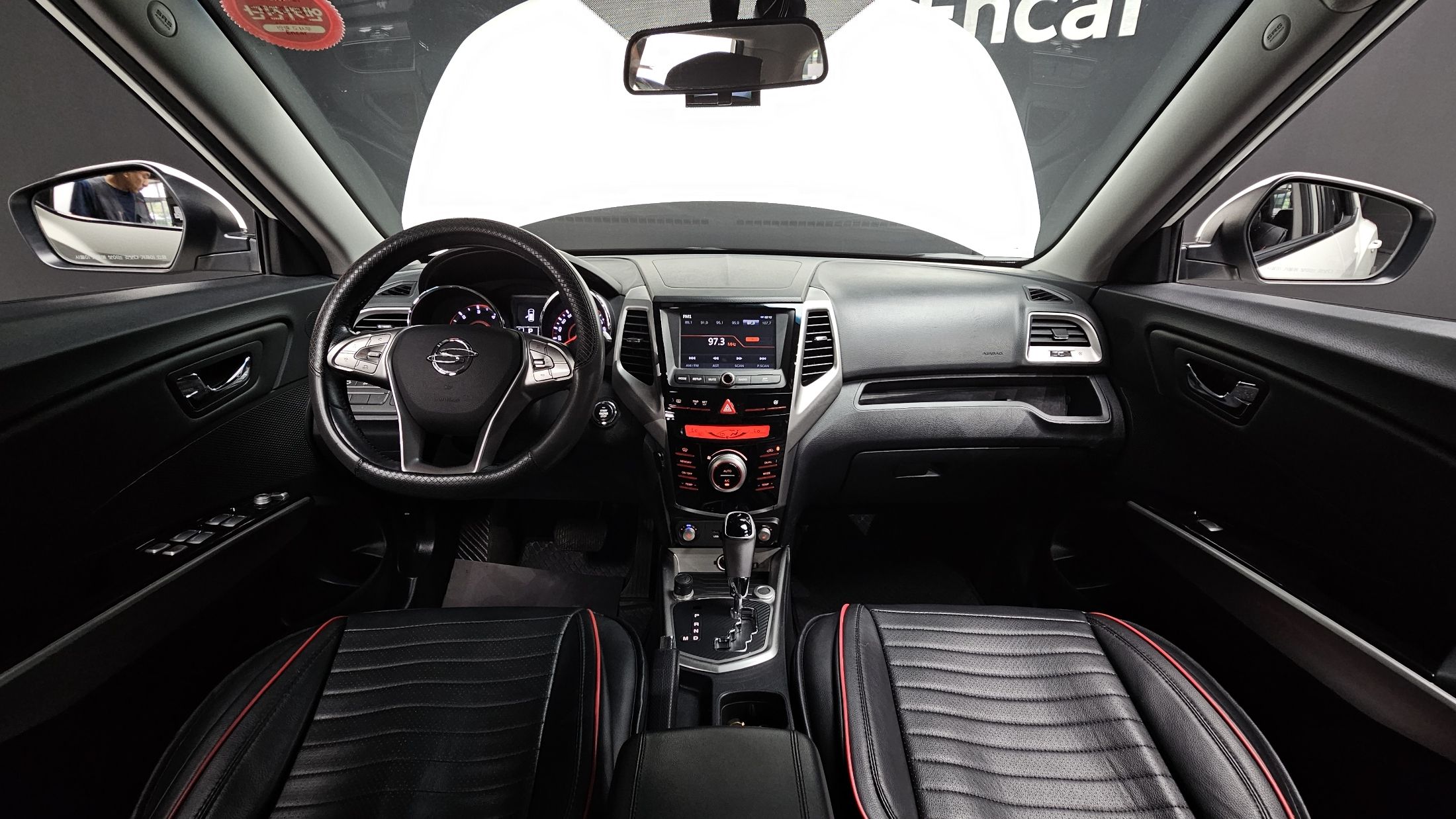 SSANGYONG TIVOLI 2015