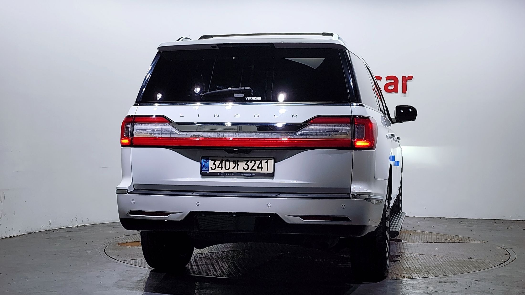 LINCOLN NAVIGATOR 2021