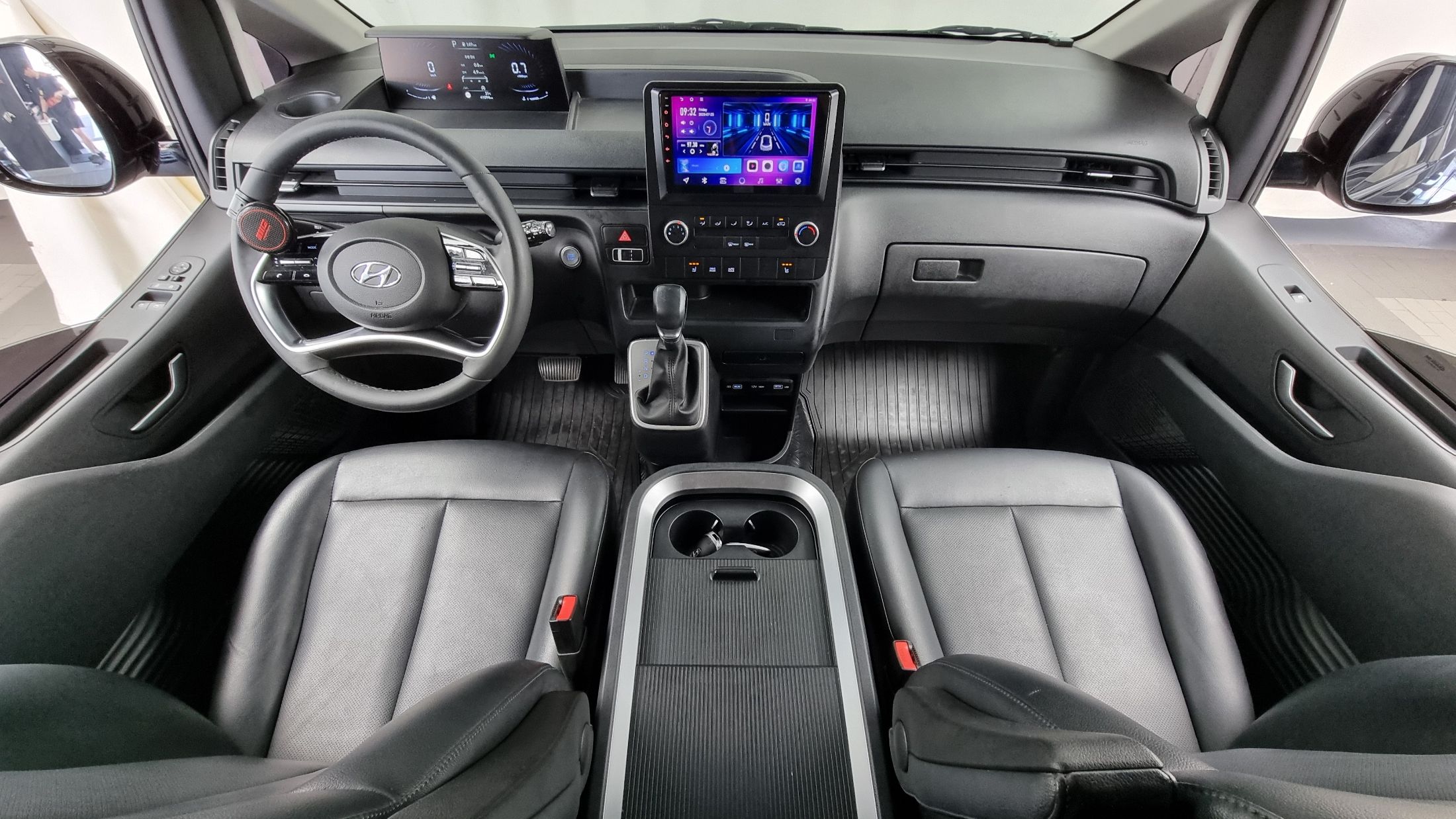 HYUNDAI STARIA 2022