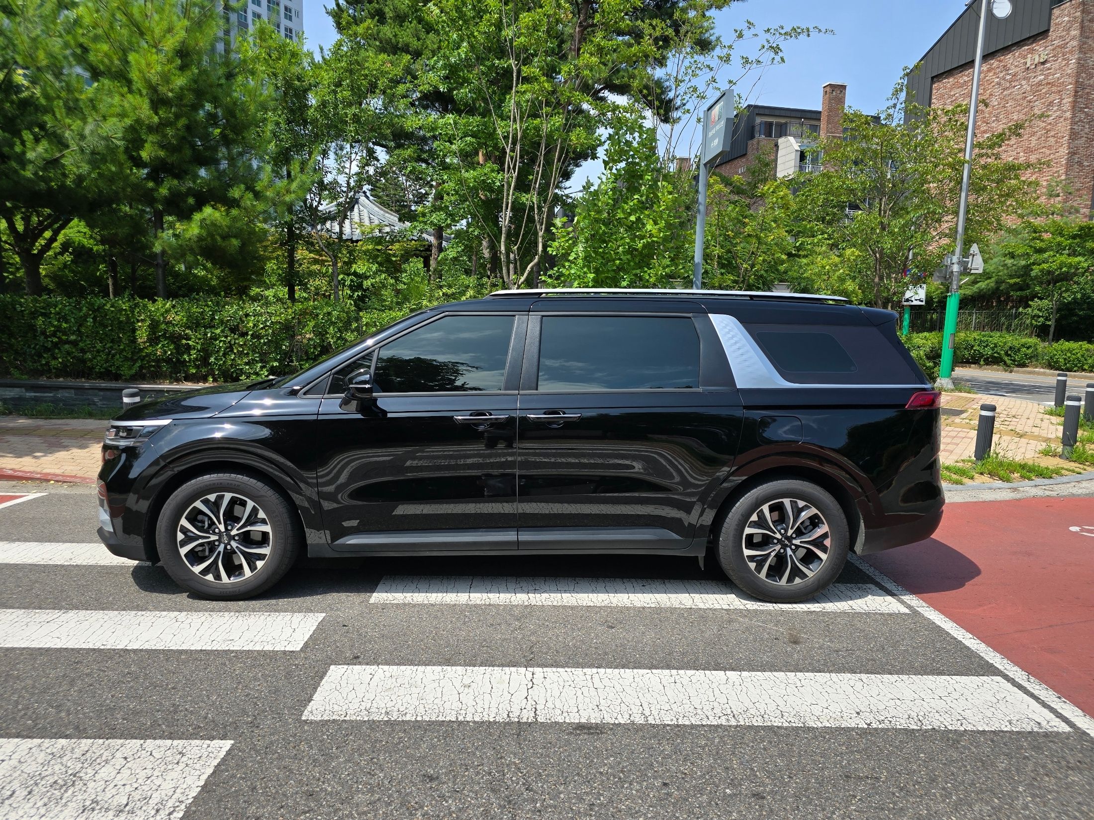KIA CARNIVAL 2023