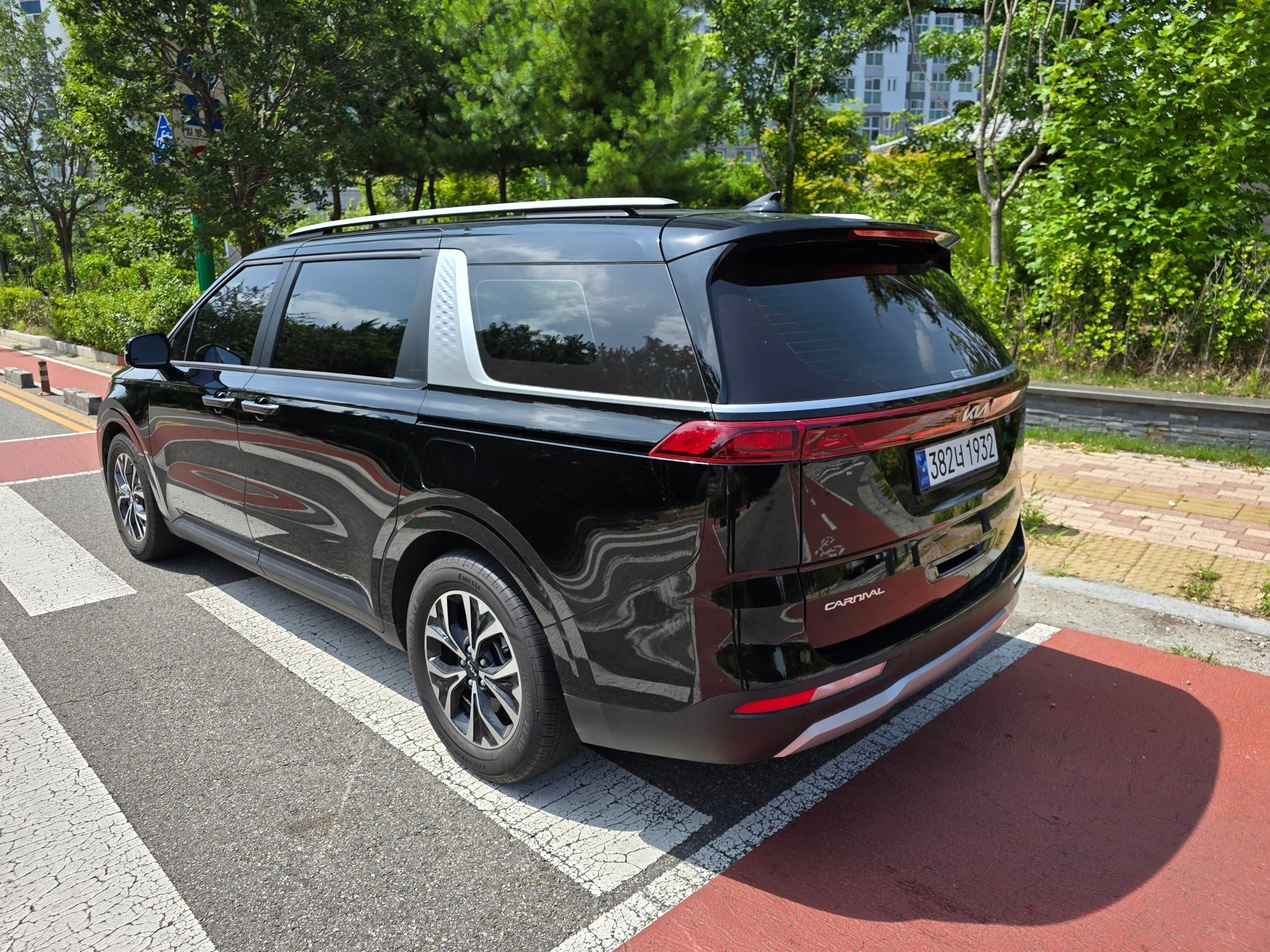 KIA CARNIVAL 2023