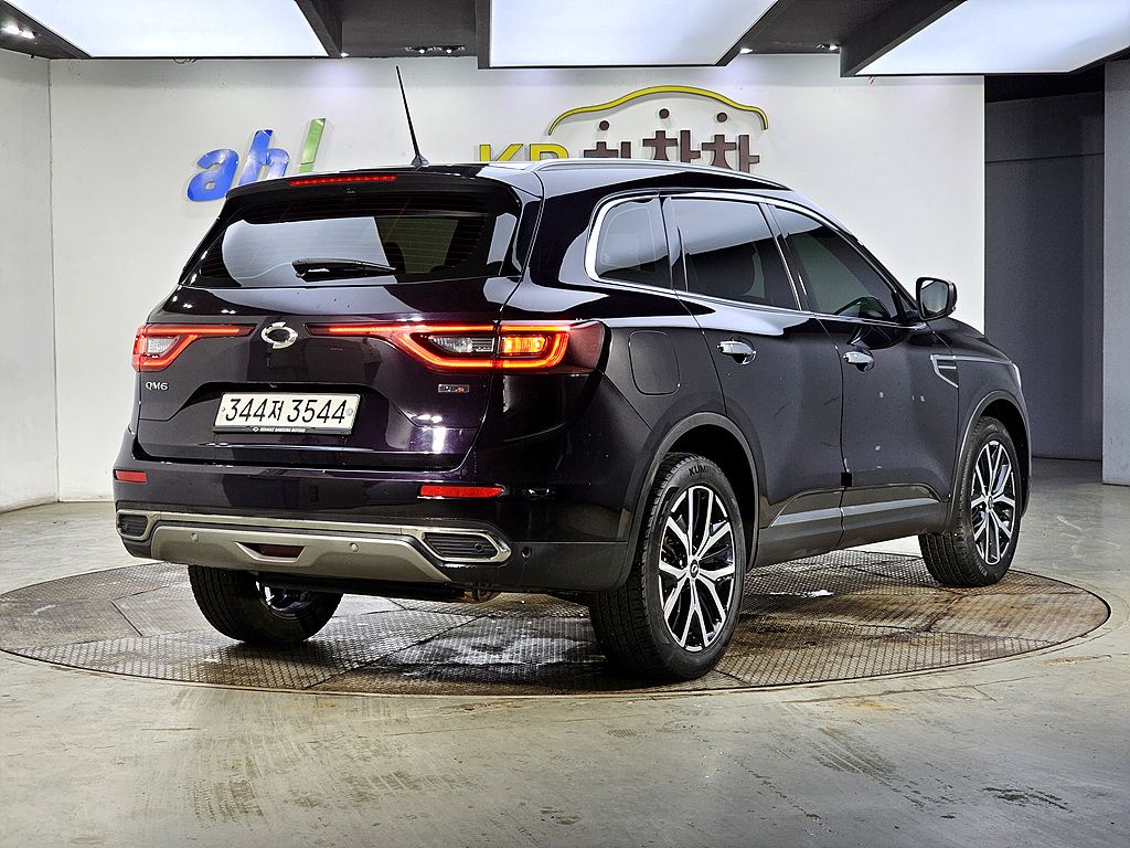SAMSUNG QM6 2019