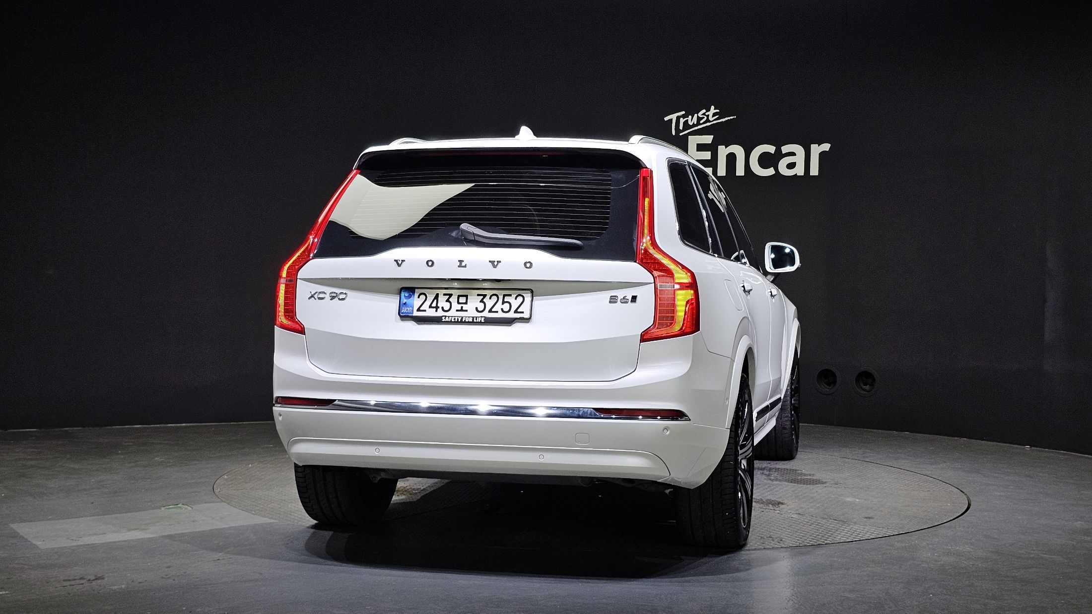 VOLVO XC90 2023
