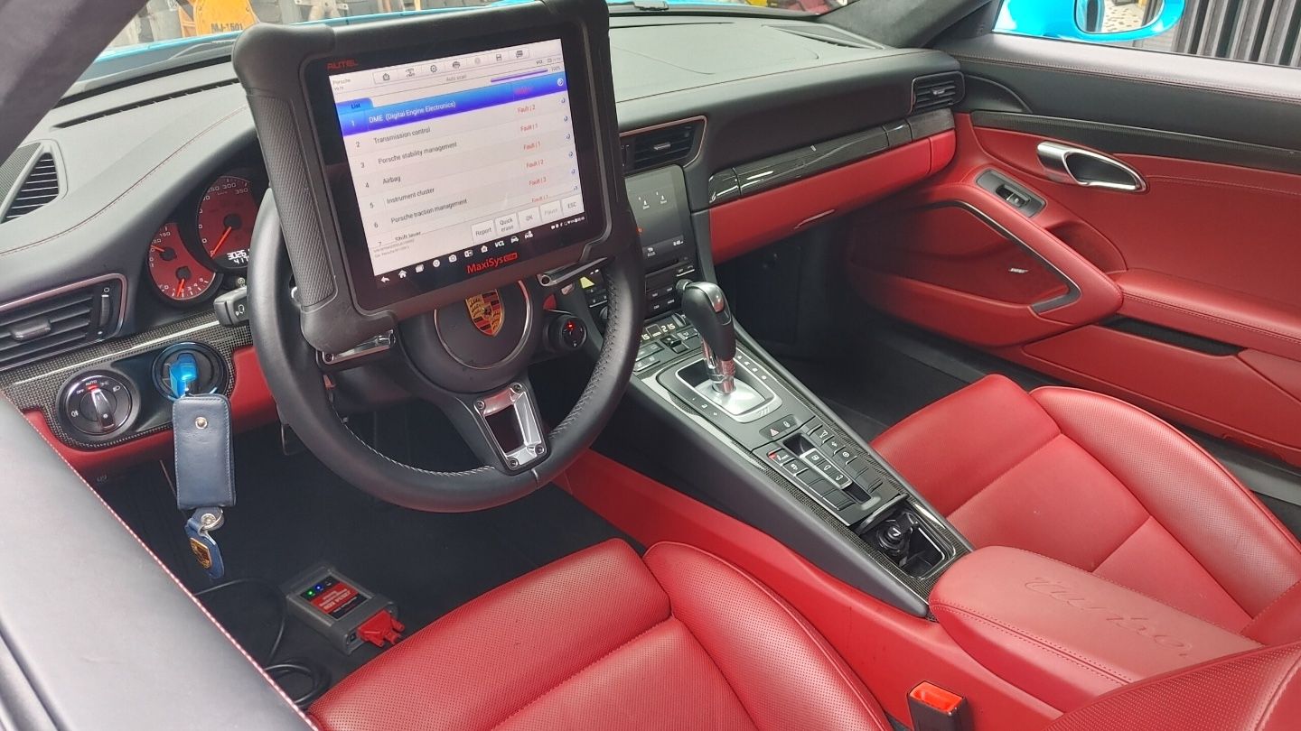 PORSCHE 911 2018