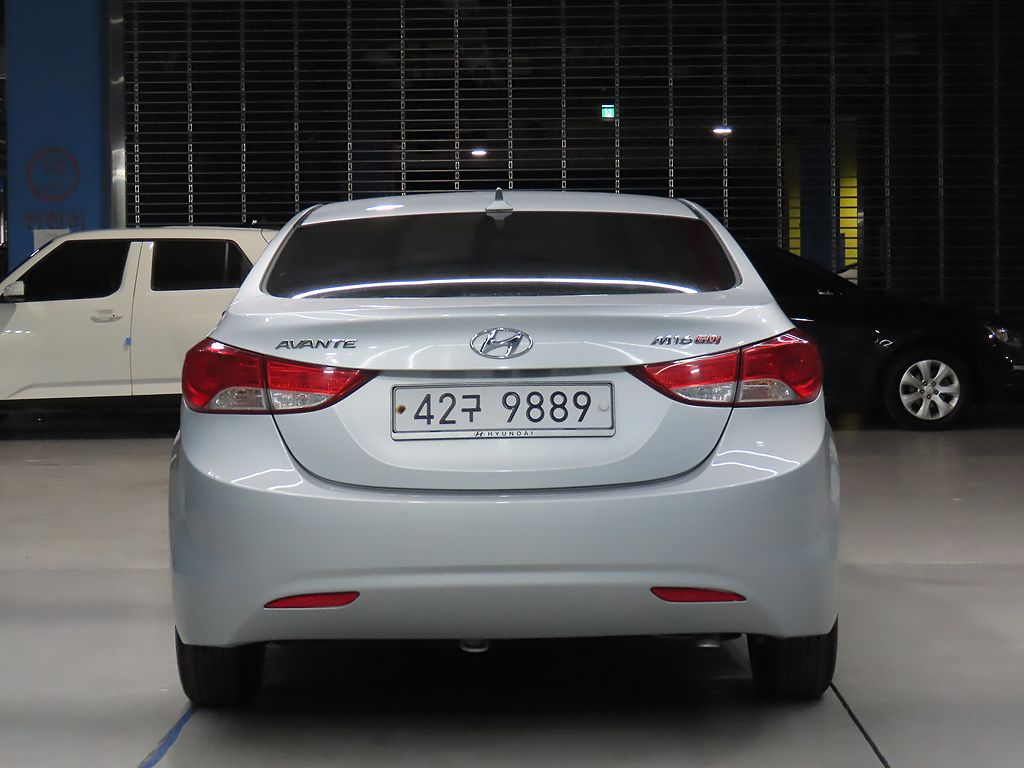 HYUNDAI AVANTE MD 2010