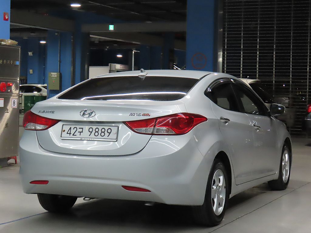 HYUNDAI AVANTE MD 2010