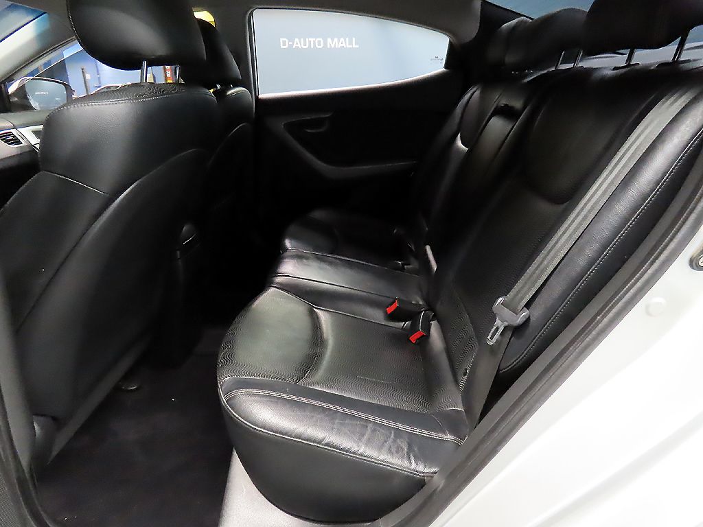 HYUNDAI AVANTE MD 2010