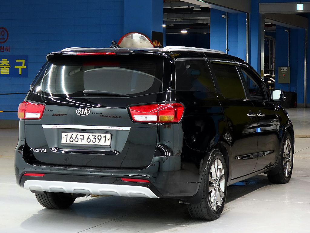 KIA CARNIVAL 2016
