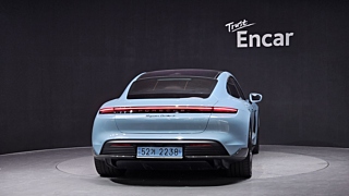 PORSCHE TAYCAN 2022
