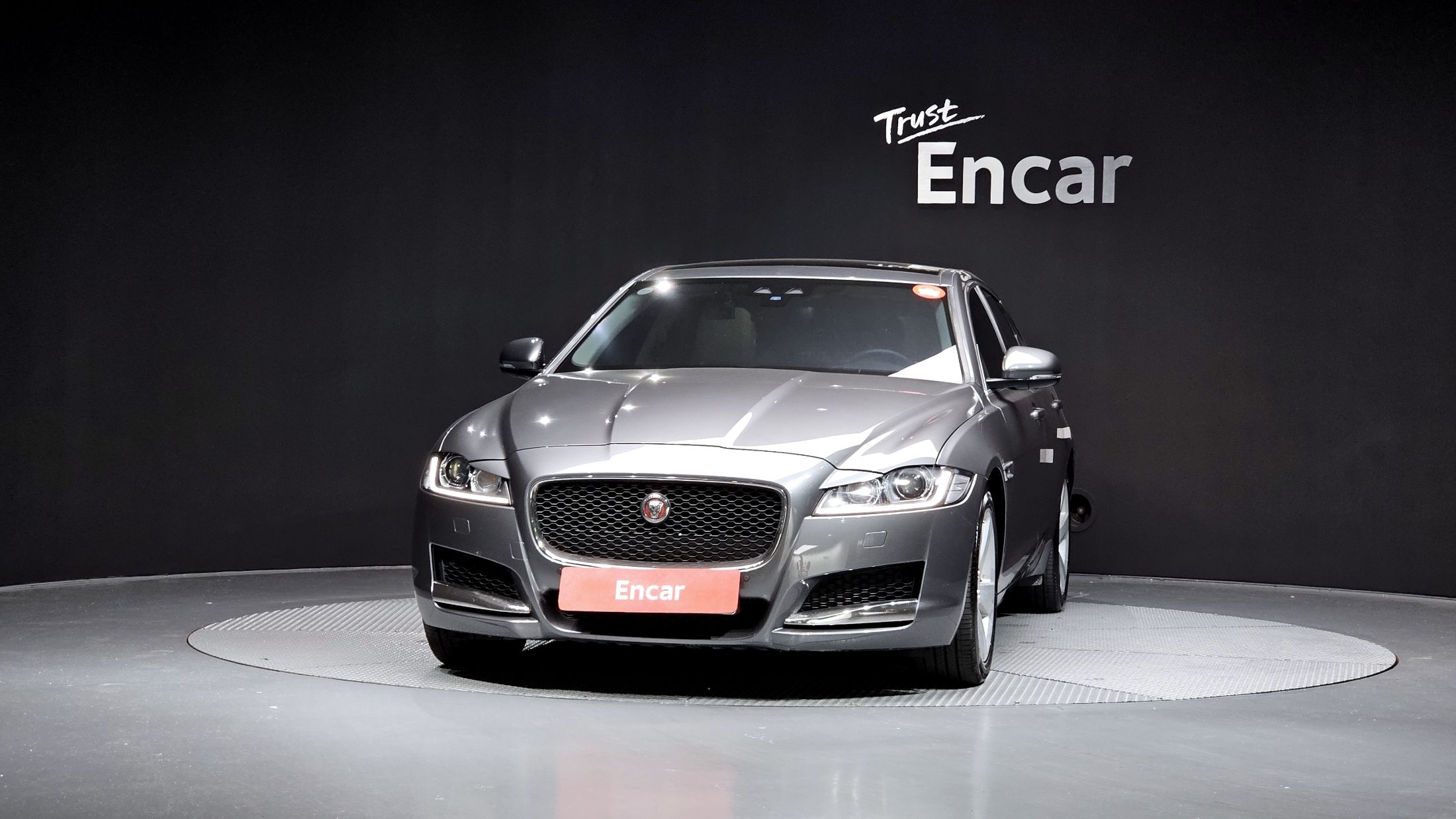 JAGUAR XF X260 2018