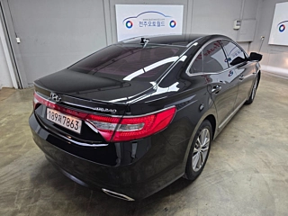 HYUNDAI GRANDEUR HG 2017