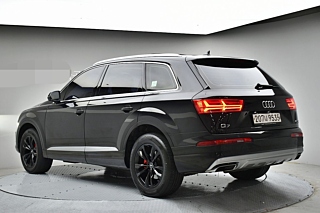 AUDI Q7 4M 2019