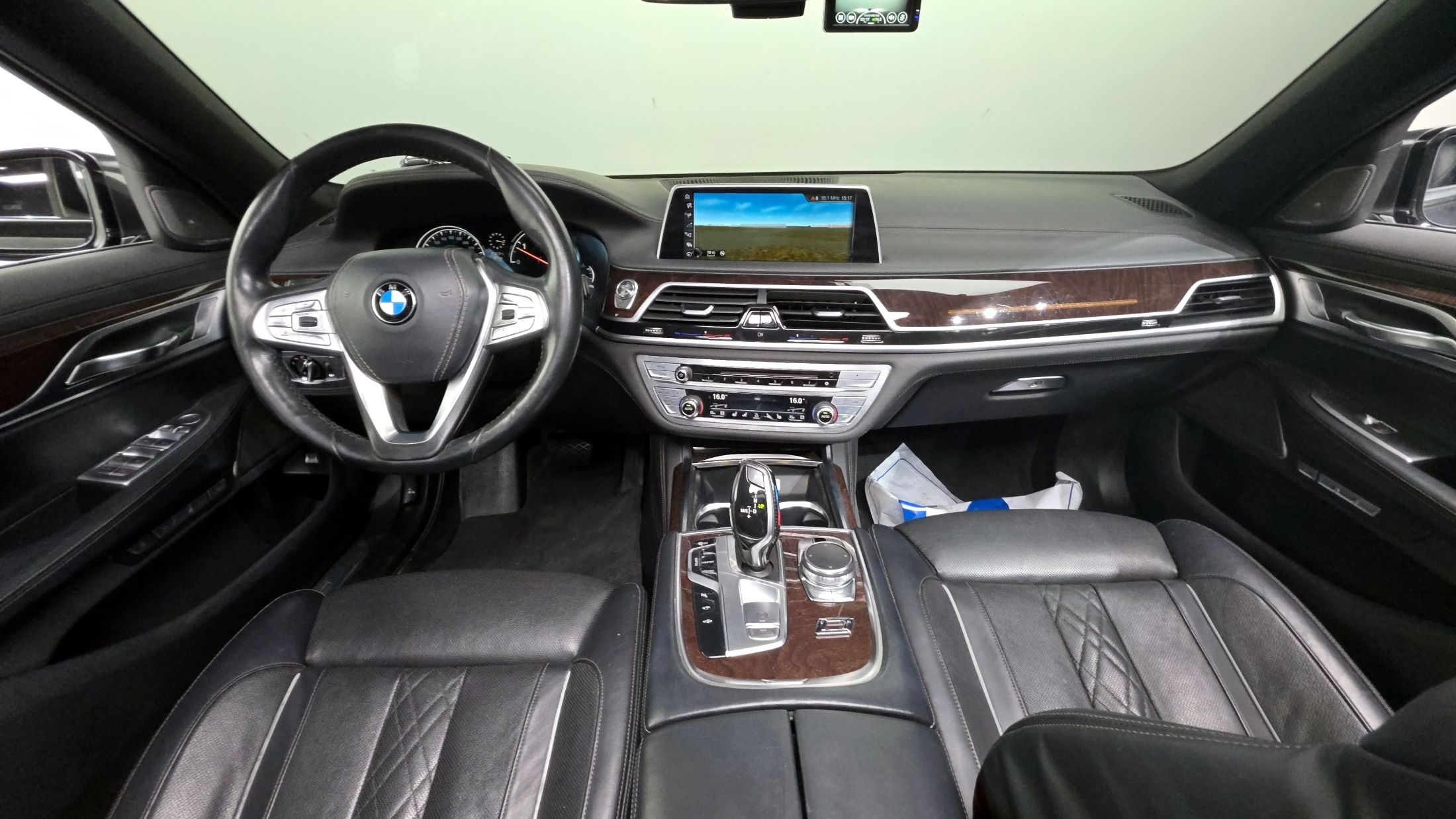 BMW 7-SERIES G11 2016