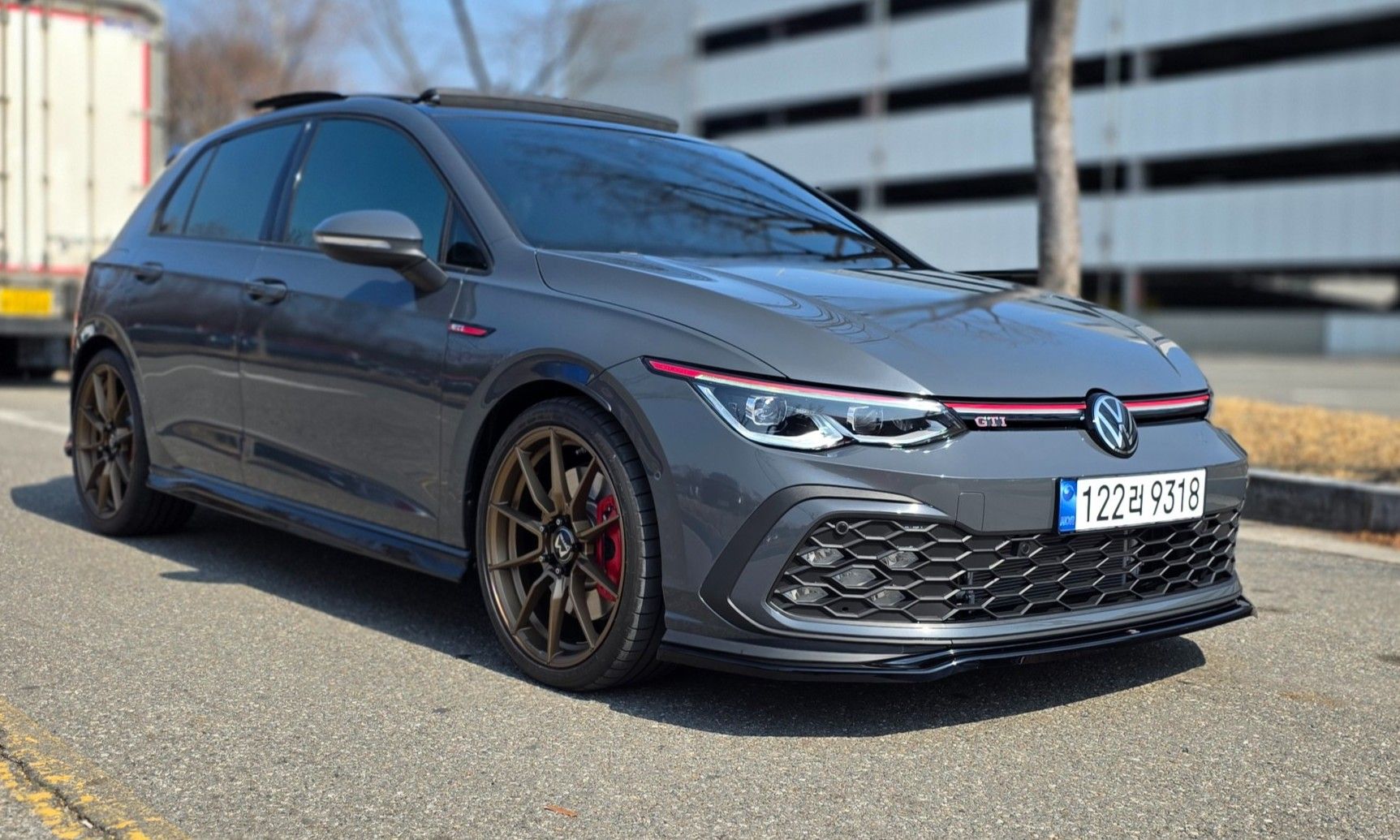 VOLKSWAGEN GOLF 2023