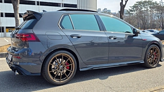 VOLKSWAGEN GOLF 2023