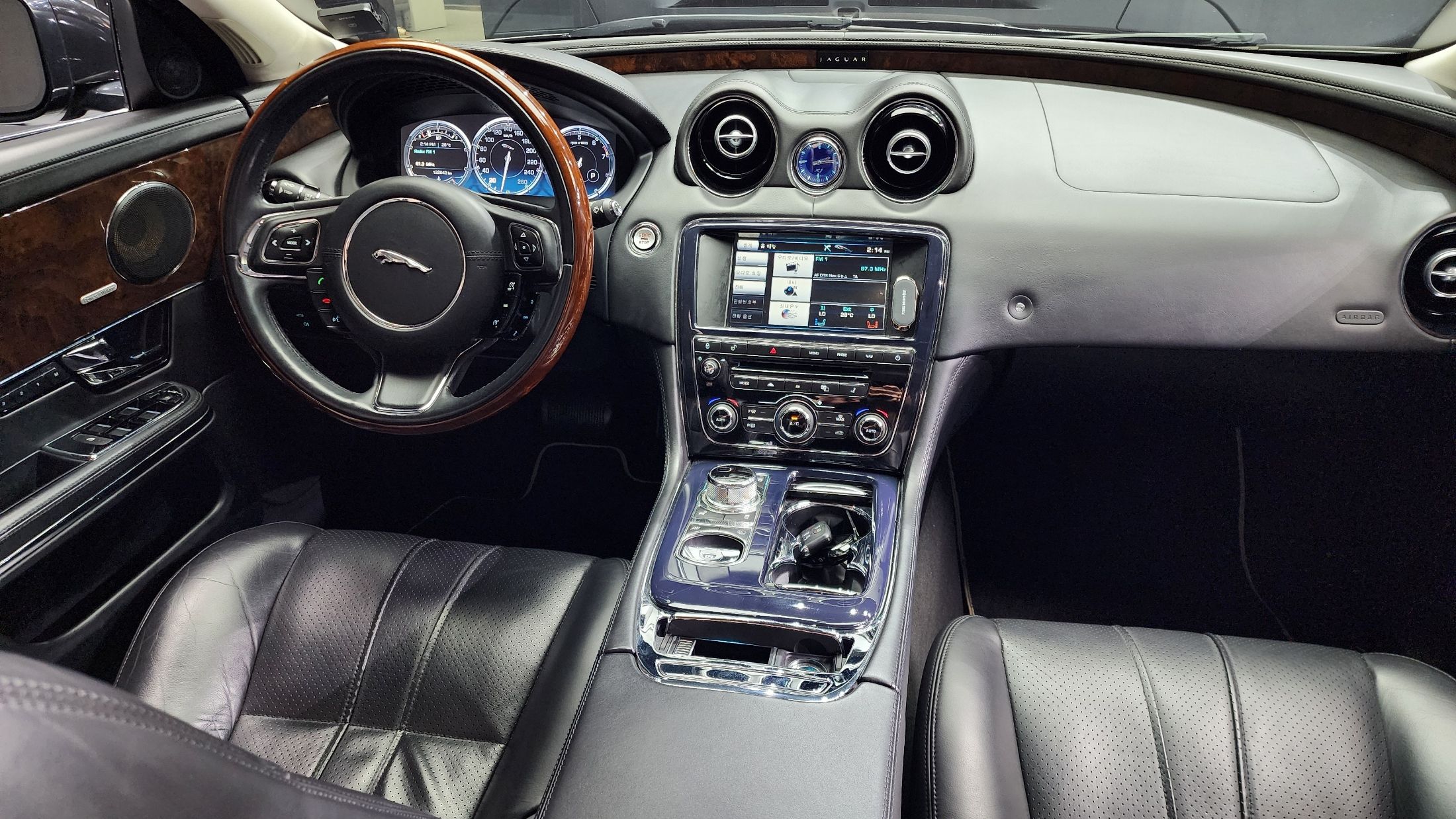 JAGUAR XJ 2012