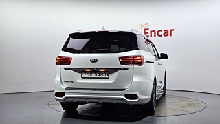KIA CARNIVAL 2018