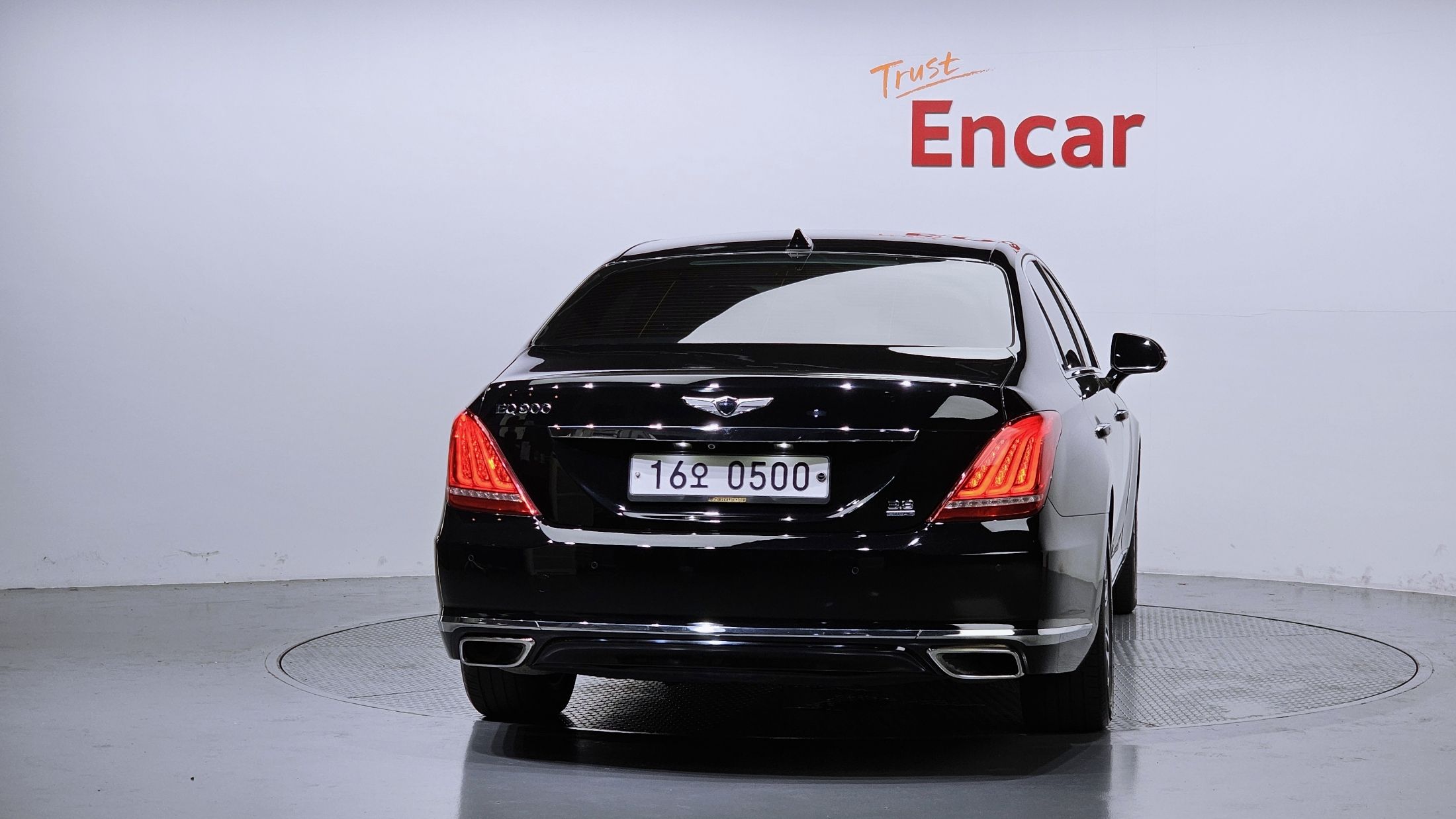 GENESIS EQ900 2016